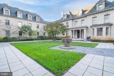4200 Pine St #503, Philadelphia, PA 19104