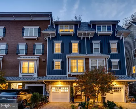4726 Cross St, Philadelphia, PA 19128