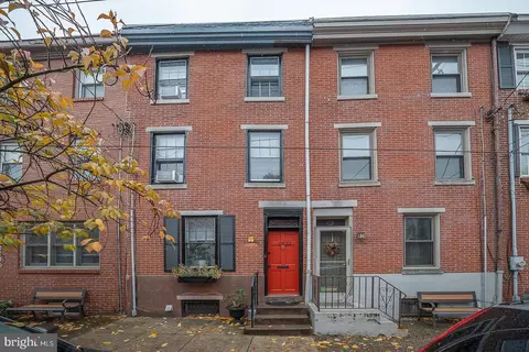 2432 Aspen St, Philadelphia, PA 19130