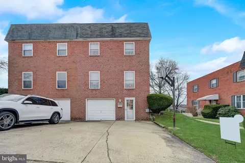 11102 Hendrix St, Philadelphia, PA 19116