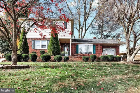1018 Welsh Rd, Philadelphia, PA 19115