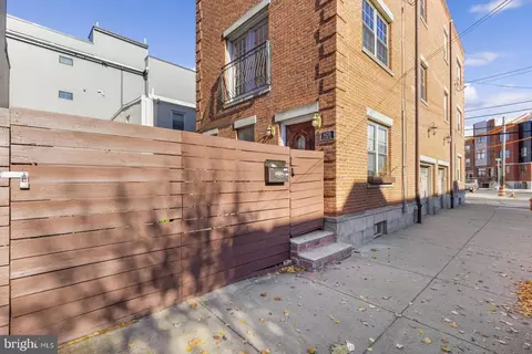 842 N 19th St #B, Philadelphia, PA 19130