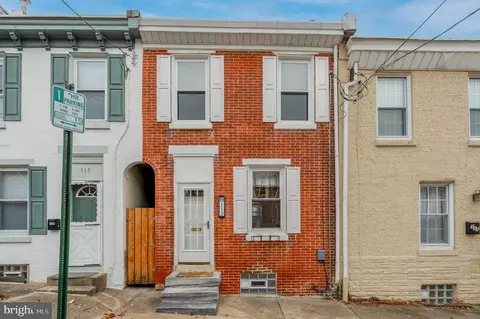 113 Hermit St, Philadelphia, PA 19127