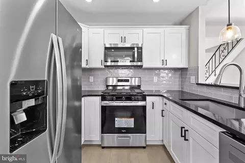 2417 Vista St, Philadelphia, PA 19152