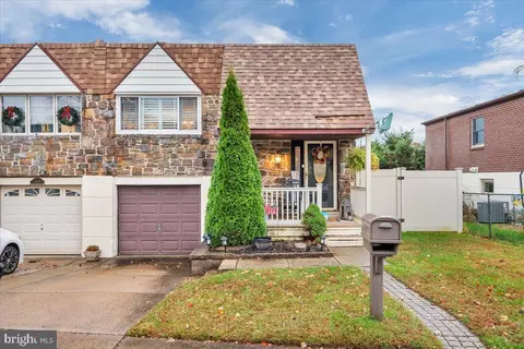 15105 Ina Dr, Philadelphia, PA 19116
