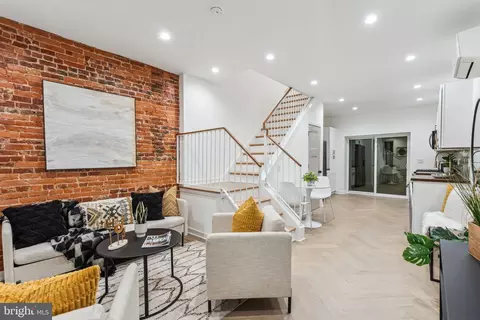 1330 Eyre St, Philadelphia, PA 19125