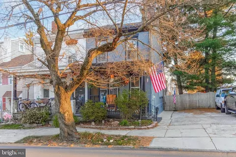 561 Dupont St, Philadelphia, PA 19128