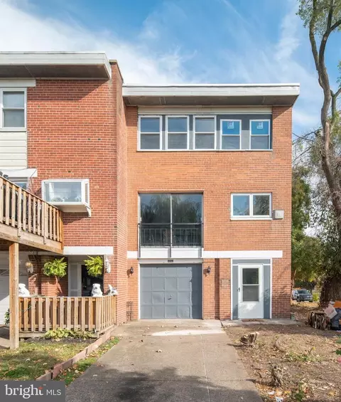 3031 S 70th St, Philadelphia, PA 19142