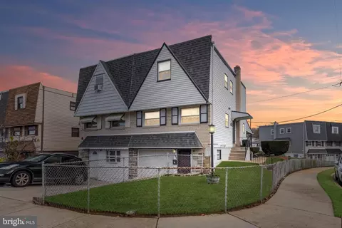 2823 Chase Rd, Philadelphia, PA 19152
