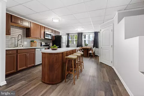 335 N Front St #C, Philadelphia, PA 19106