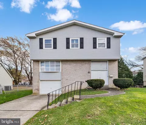 1875 Sanford St, Philadelphia, PA 19116