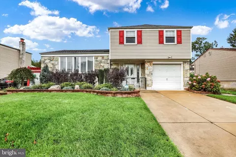 9746 Glenhope Rd, Philadelphia, PA 19115