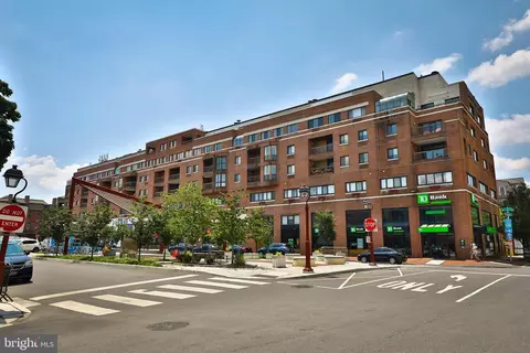 200 10 Lombard St #729, Philadelphia, PA 19147