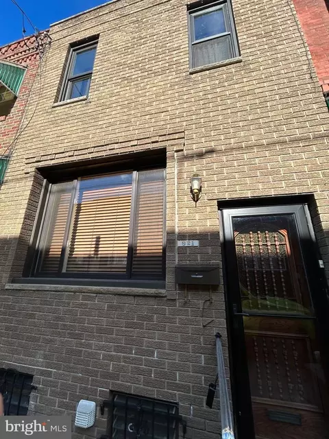 921 Watkins St, Philadelphia, PA 19148
