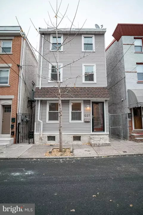 1227 E Oxford St, Philadelphia, PA 19125