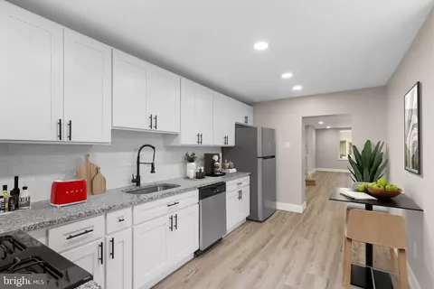 7122 Edmund St, Philadelphia, PA 19135
