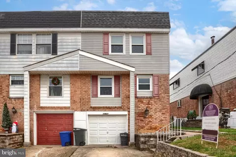 10921 Kirby Dr, Philadelphia, PA 19154