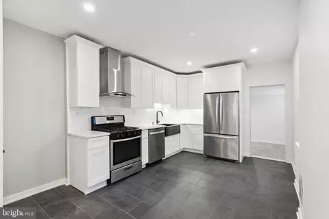 656 Union St, Philadelphia, PA 19104