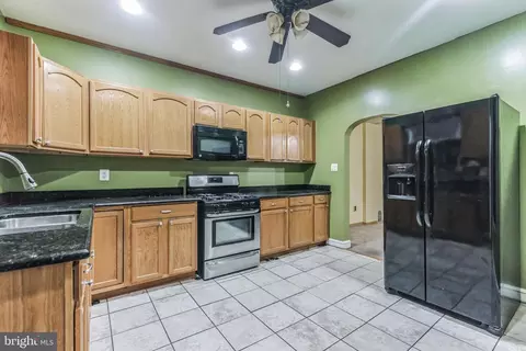 2140 S 57th St, Philadelphia, PA 19143