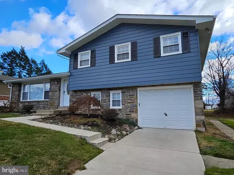 9221 Burbank Rd, Philadelphia, PA 19115