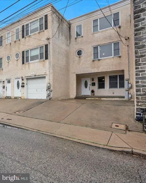 4839 Ogle St, Philadelphia, PA 19127
