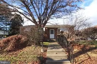 7916 Large St, Philadelphia, PA 19152