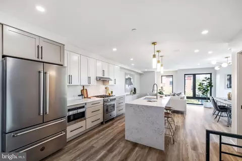 2200 Christian St #C-3, Philadelphia, PA 19146