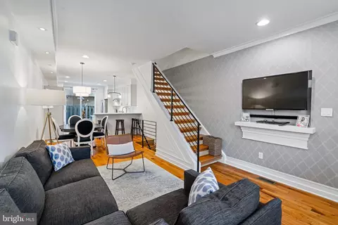 1025 S 7th St, Philadelphia, PA 19147