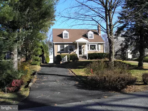 4613 15 Aubrey Ave, Philadelphia, PA 19114