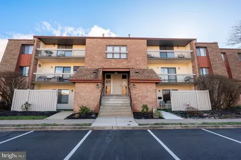 68102 Delaire Landing Rd #102, Philadelphia, PA 19114