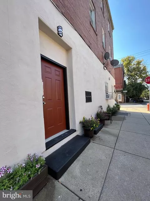 1423 Moore St, Philadelphia, PA 19145
