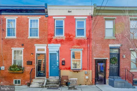 2529 Collins St, Philadelphia, PA 19125
