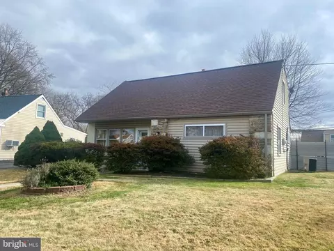 11011 Lindsay St, Philadelphia, PA 19116