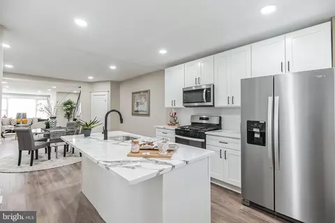 5246 E Roosevelt Blvd, Philadelphia, PA 19124