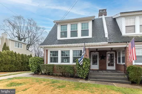 453 Flamingo St, Philadelphia, PA 19128