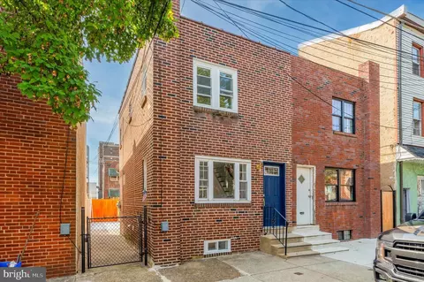 2718 E Cambria St, Philadelphia, PA 19134
