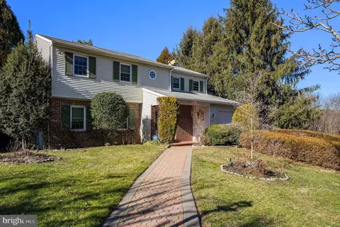 952 Caledonia St, Philadelphia, PA 19128