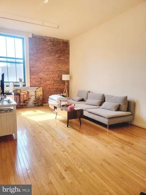 1010 Race St #8G, Philadelphia, PA 19107