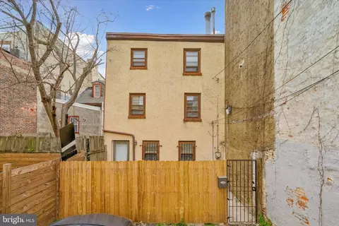 1041 N Leithgow St, Philadelphia, PA 19123