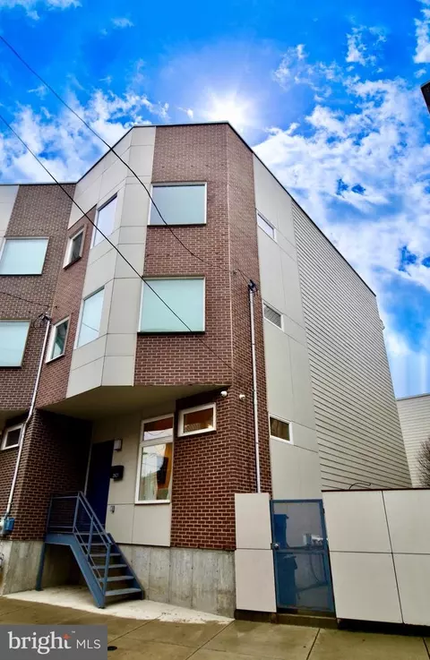 2507 Collins St, Philadelphia, PA 19125