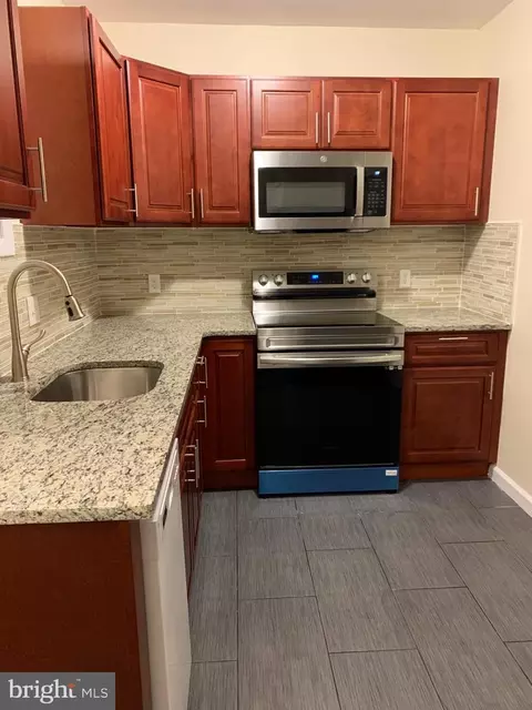 314 Chandler St, Philadelphia, PA 19111