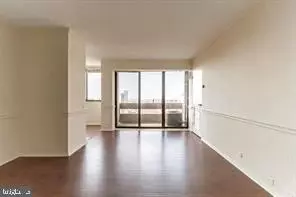 1326 42 Spruce St #1402, Philadelphia, PA 19107