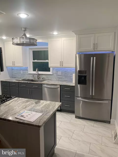 719 Hill Rd, Philadelphia, PA 19128