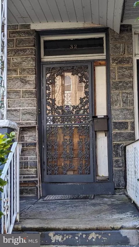 32 W Rockland St, Philadelphia, PA 19144