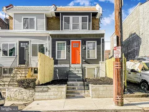 1050 N 46th St, Philadelphia, PA 19131