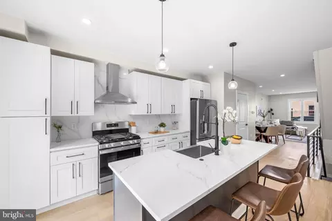 2459 Gaul St, Philadelphia, PA 19125