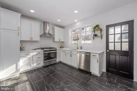 936 Fernon St, Philadelphia, PA 19148