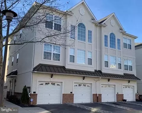 2124 Verona Dr, Philadelphia, PA 19145