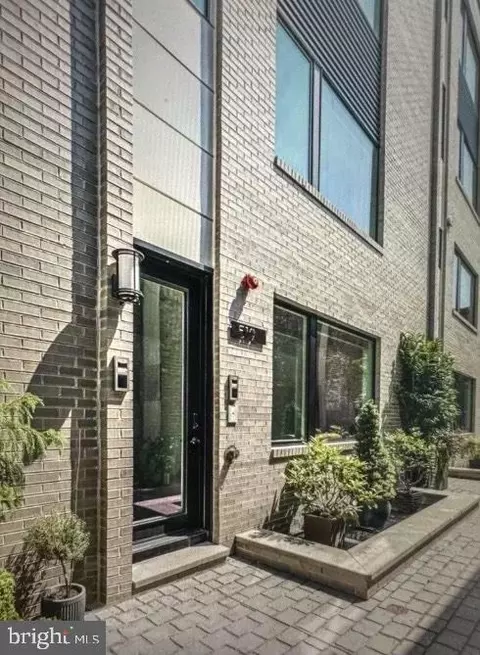 519 Bainbridge St #B1, Philadelphia, PA 19147