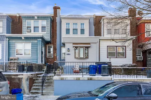330 Robbins St, Philadelphia, PA 19111